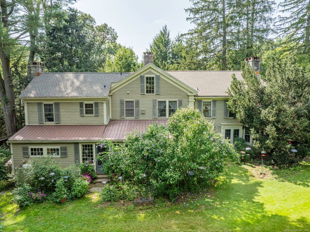 118 Chalybes Road West, Roxbury, CT 06783