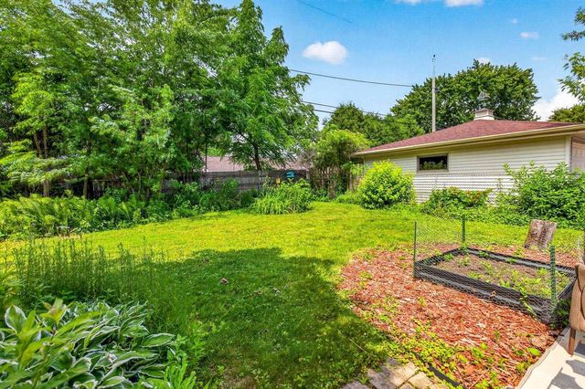 700 E LINDBERGH STREET, Appleton, WI 54911