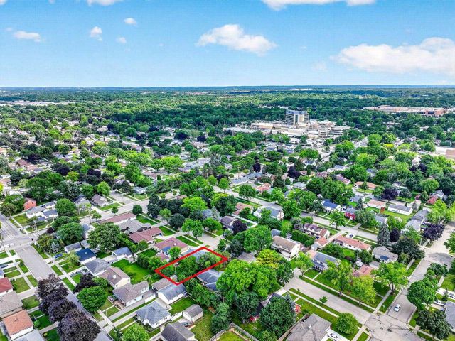 700 E LINDBERGH STREET, Appleton, WI 54911