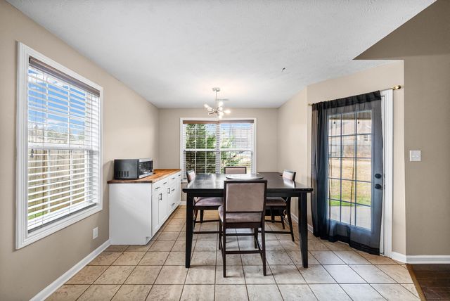 1313 Freedom Dr, Clarksville, TN 37042