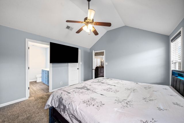 1313 Freedom Dr, Clarksville, TN 37042