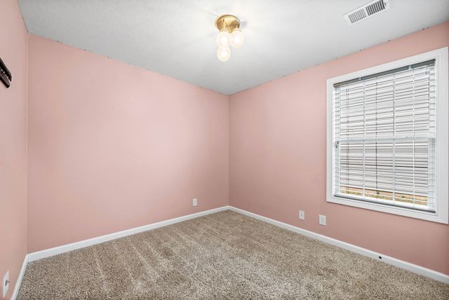 1313 Freedom Dr, Clarksville, TN 37042