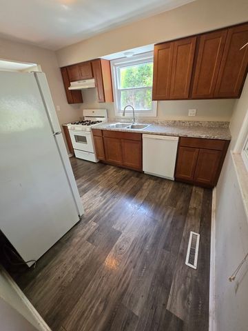 102 N Berteau Avenue, Bartlett, IL 60103