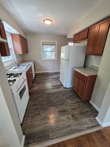 102 N Berteau Avenue, Bartlett, IL 60103