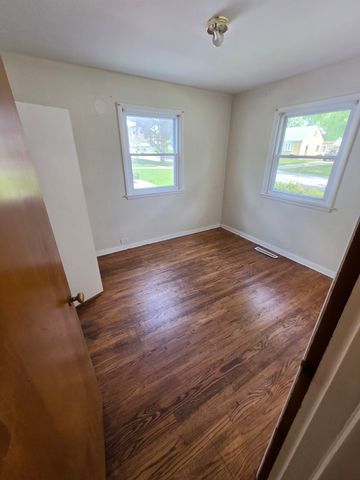102 N Berteau Avenue, Bartlett, IL 60103
