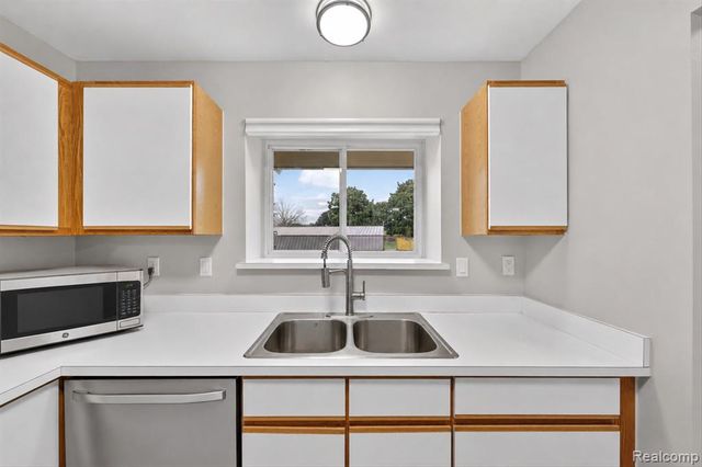 44393 Sunnyside Drive 38, Sterling Heights, MI 48313