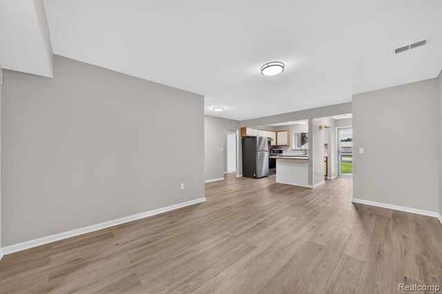 44393 Sunnyside Drive 38, Sterling Heights, MI 48313