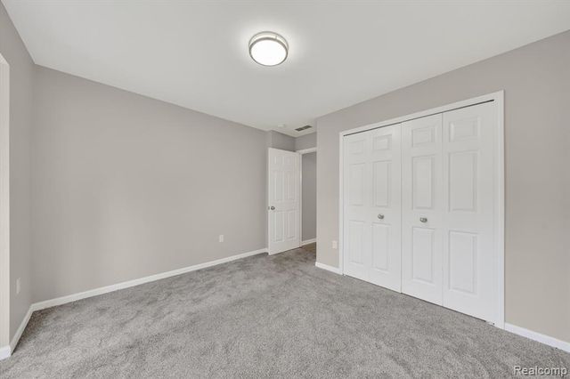 44393 Sunnyside Drive 38, Sterling Heights, MI 48313
