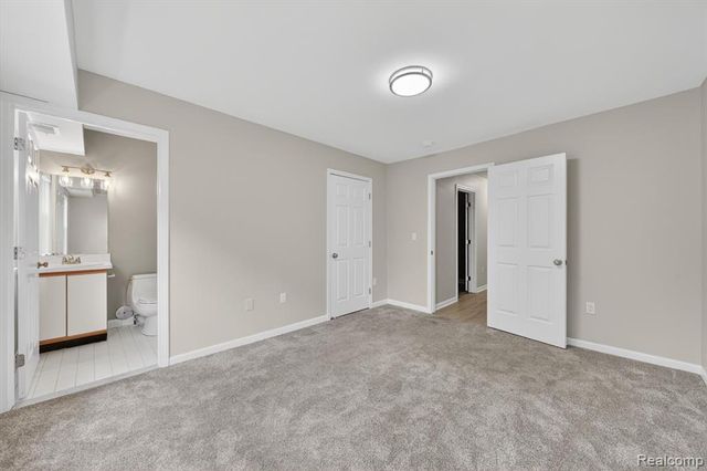 44393 Sunnyside Drive 38, Sterling Heights, MI 48313