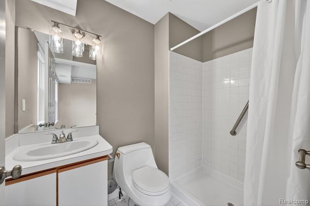 44393 Sunnyside Drive 38, Sterling Heights, MI 48313