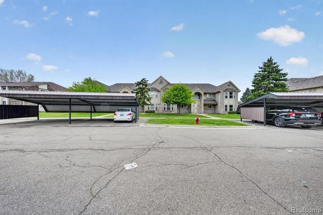44393 Sunnyside Drive 38, Sterling Heights, MI 48313