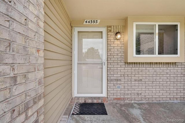 44393 Sunnyside Drive 38, Sterling Heights, MI 48313