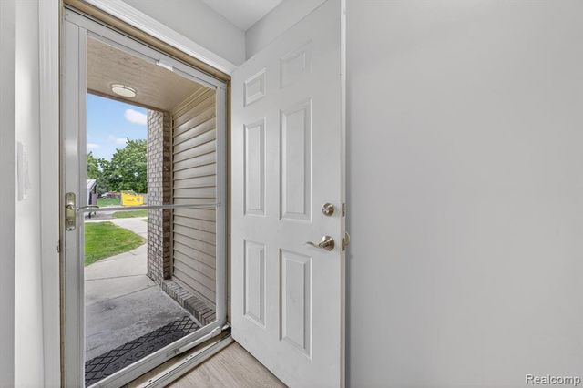 44393 Sunnyside Drive 38, Sterling Heights, MI 48313