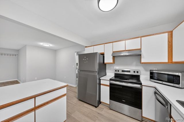 44393 Sunnyside Drive 38, Sterling Heights, MI 48313