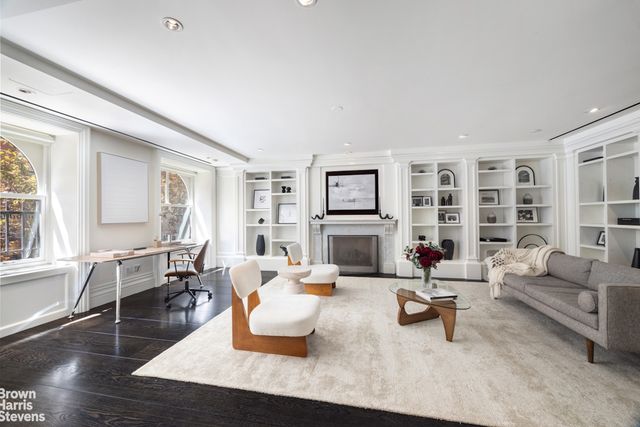 47 W 9TH Street, New York City, NY 10011