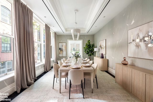 47 W 9TH Street, New York City, NY 10011