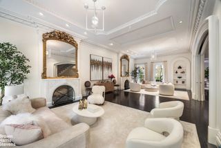 47 W 9TH Street, New York City, NY 10011