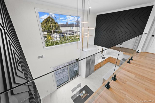 36 Foster Lane, Westbury, NY 11590