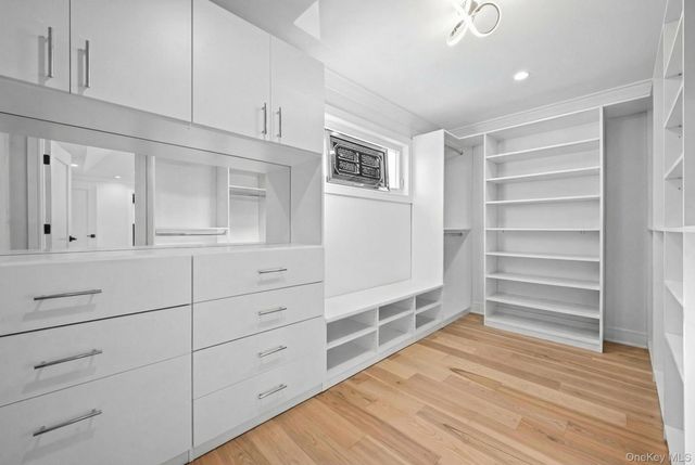 36 Foster Lane, Westbury, NY 11590