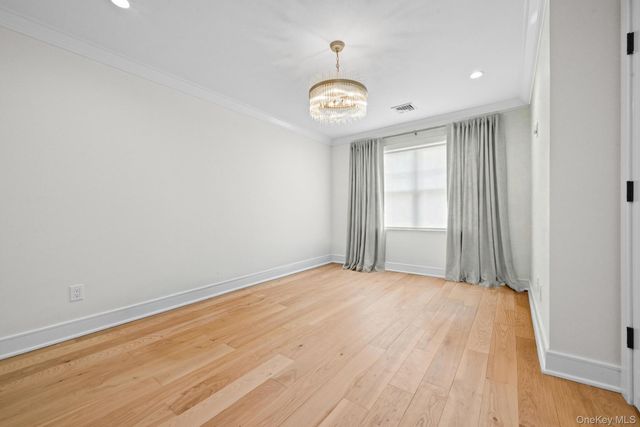 36 Foster Lane, Westbury, NY 11590