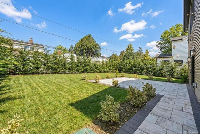 36 Foster Lane, Westbury, NY 11590