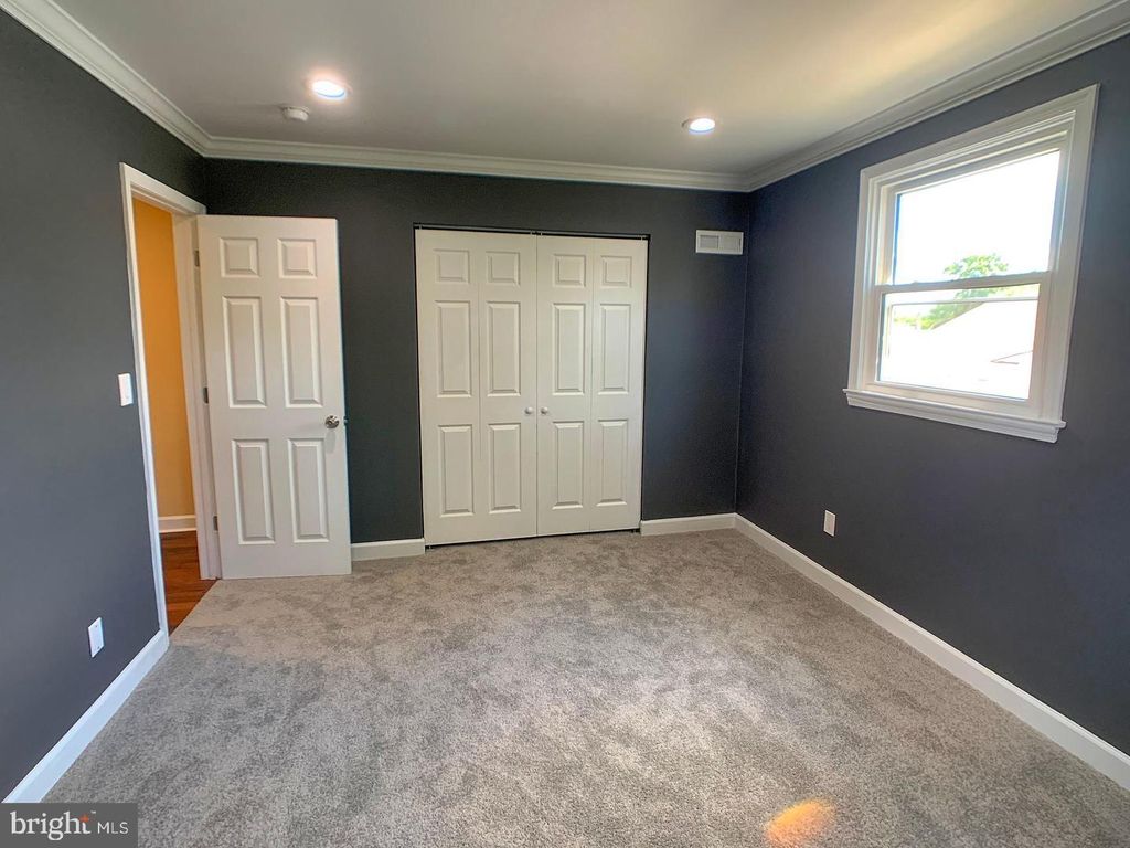 Image 7 of property listing at 7907 SUBET, Windsor Mill, MD 21244