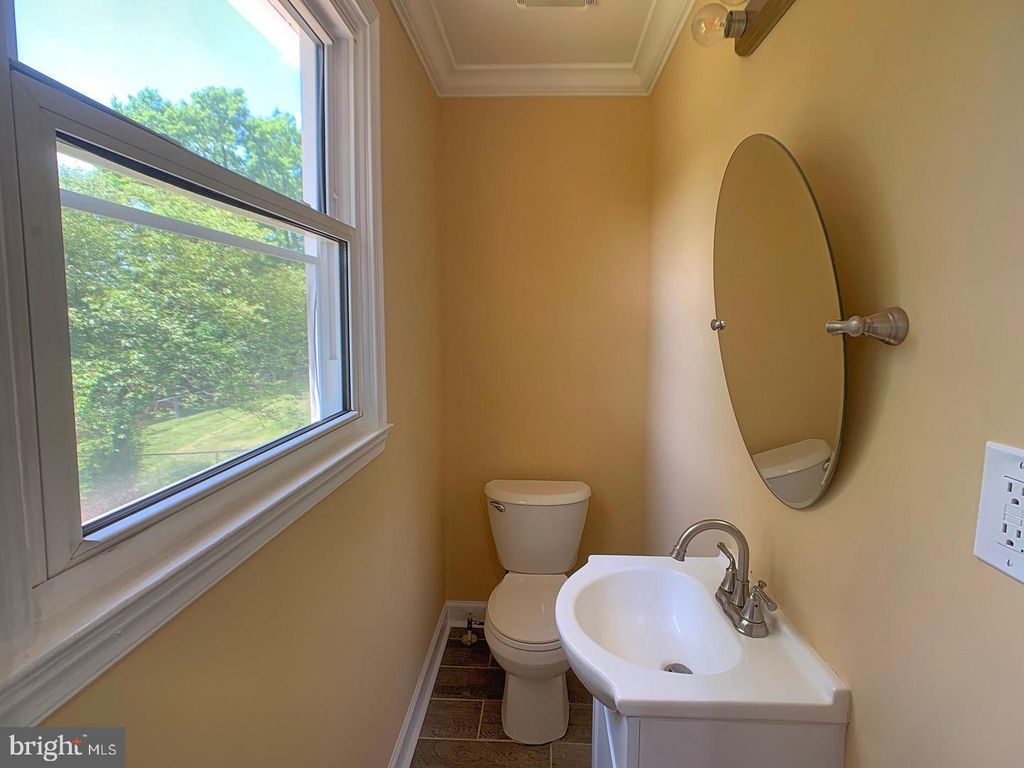 Image 8 of property listing at 7907 SUBET, Windsor Mill, MD 21244