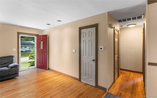 5 Nelson Place, Nanuet, NY 10954
