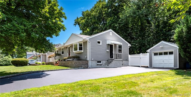 5 Nelson Place, Nanuet, NY 10954