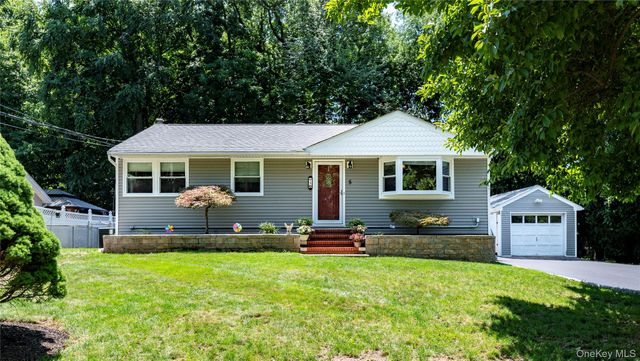 5 Nelson Place, Nanuet, NY 10954