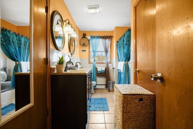 76 Price Place, Fall River, MA 02724