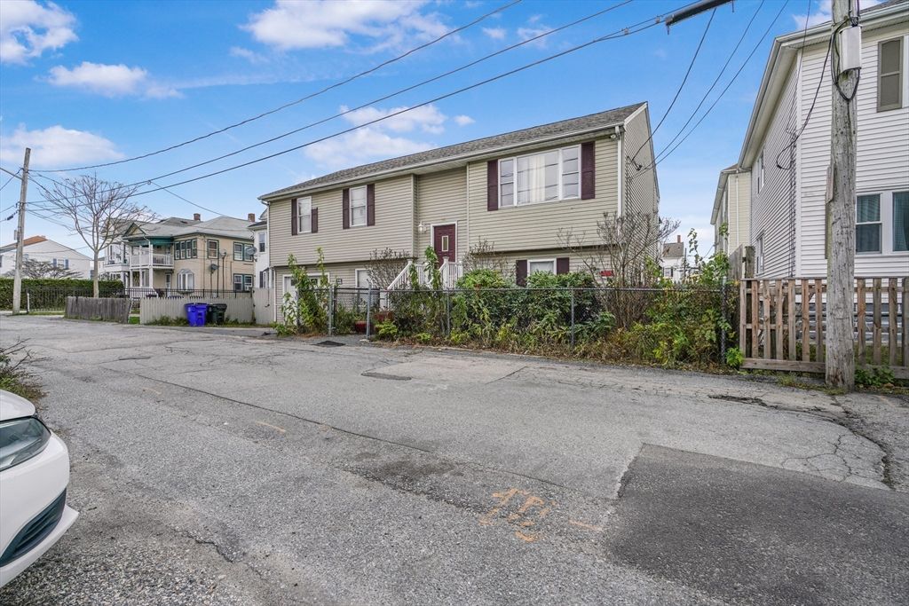 76 Price Place, Fall River, MA 02724