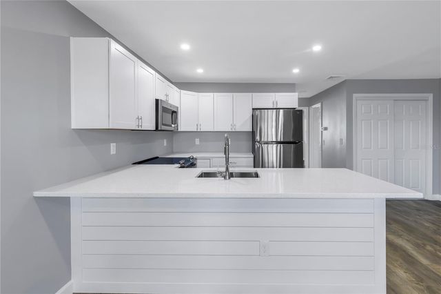 9105 W HILLSBOROUGH AVENUE I102, Tampa, FL 33615