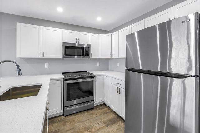 9105 W HILLSBOROUGH AVENUE I102, Tampa, FL 33615