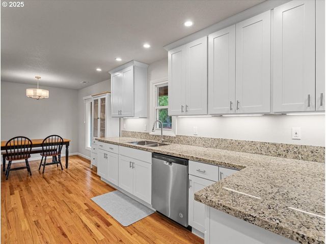 765 Sw 136TH Ave, Beaverton, OR 97005