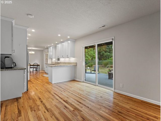 765 Sw 136TH Ave, Beaverton, OR 97005