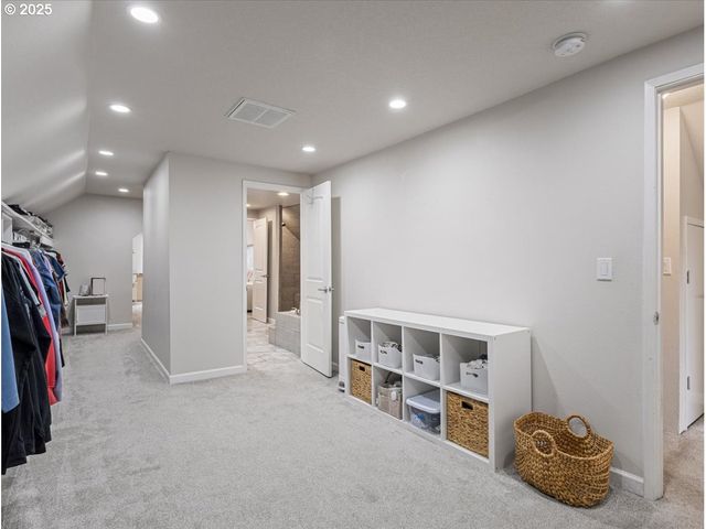 765 Sw 136TH Ave, Beaverton, OR 97005
