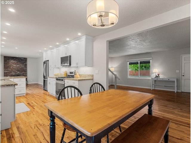 765 Sw 136TH Ave, Beaverton, OR 97005