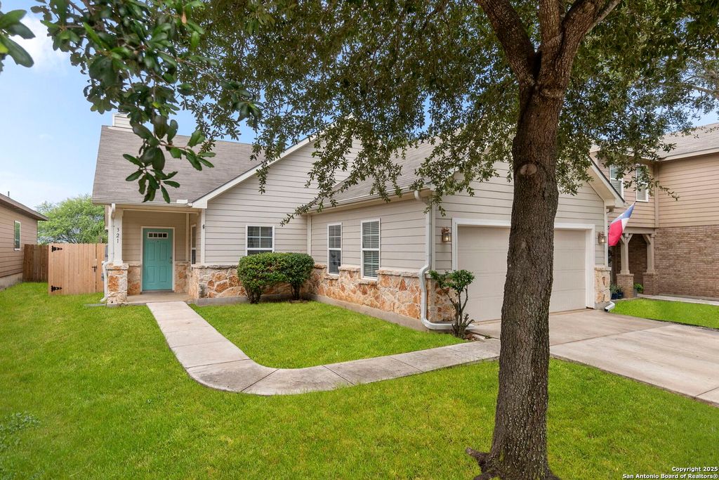 321 SOAPSTONE, Cibolo, TX 78108