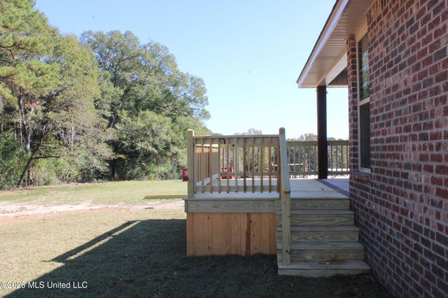 80 Meadow Breeze Road, Sumrall, MS 39482