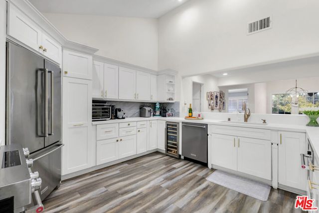 24550 Gardenstone Lane, Los Angeles, CA 91307