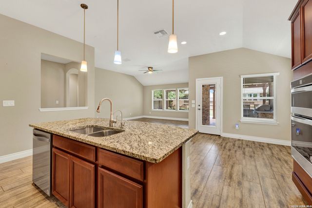 2266 KISKADEE DR, New Braunfels, TX 78132