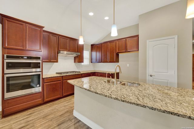 2266 KISKADEE DR, New Braunfels, TX 78132