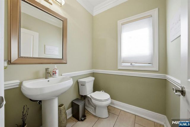427 Lawton Avenue, Cliffside Park, NJ 07010