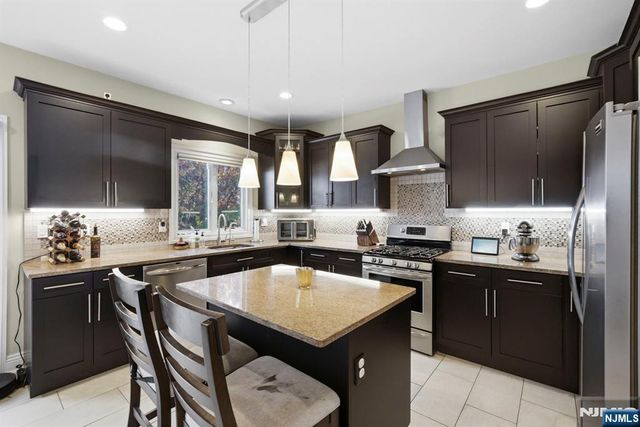 427 Lawton Avenue, Cliffside Park, NJ 07010