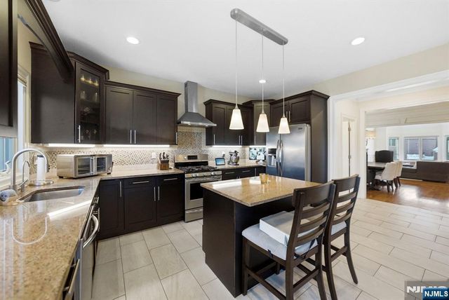 427 Lawton Avenue, Cliffside Park, NJ 07010