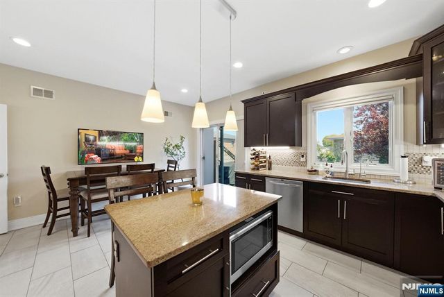 427 Lawton Avenue, Cliffside Park, NJ 07010