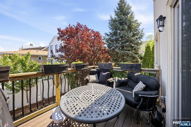 427 Lawton Avenue, Cliffside Park, NJ 07010