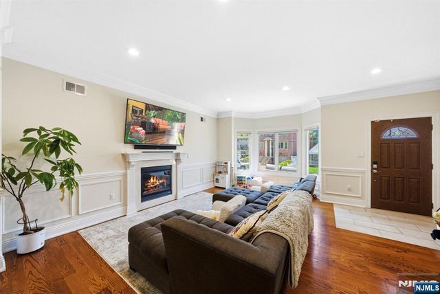 427 Lawton Avenue, Cliffside Park, NJ 07010