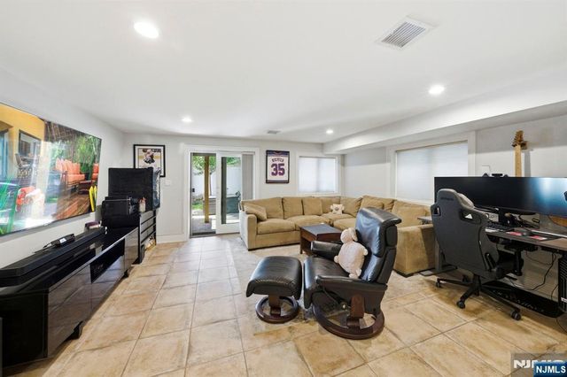 427 Lawton Avenue, Cliffside Park, NJ 07010